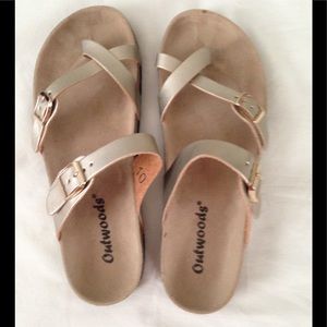 Women's Size 10 Outwoods Toe-Loop Sandals